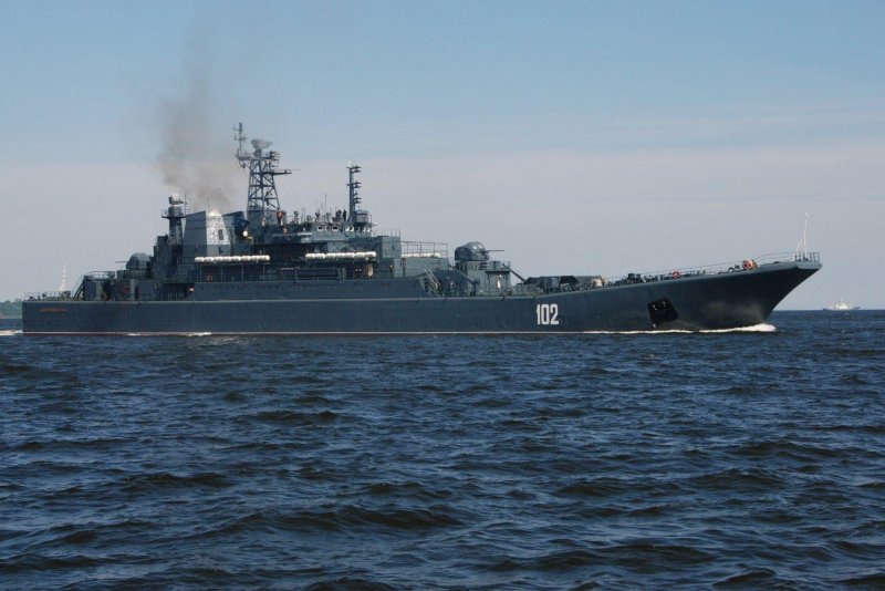 Балтийский флот с БДК Калининградом