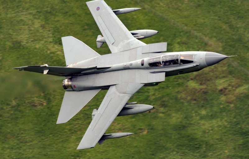 Tornado истребитель