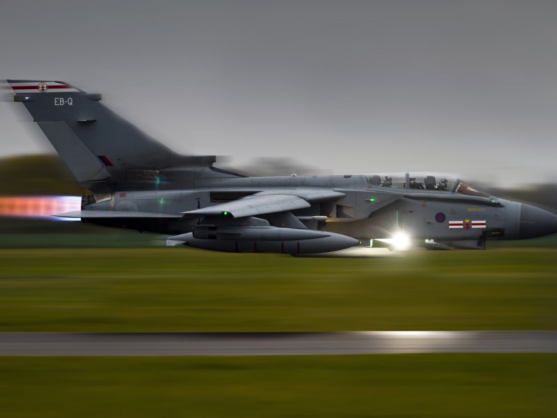 Самолет Tornado IDS