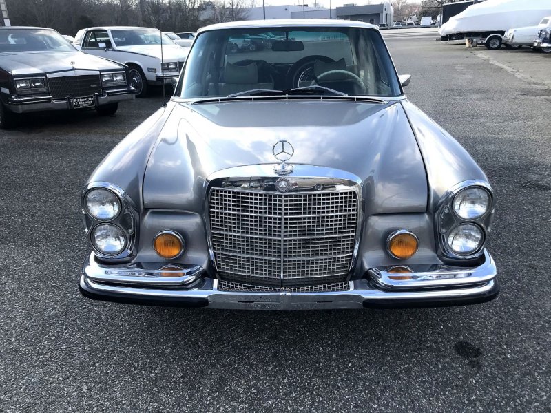 Мерседес Бенц 280 se