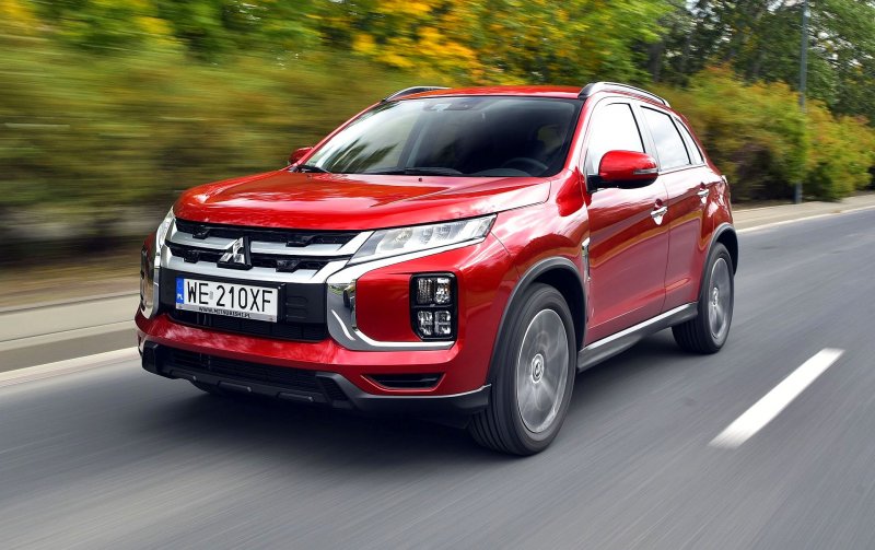 Mitsubishi 2020 ASX красная