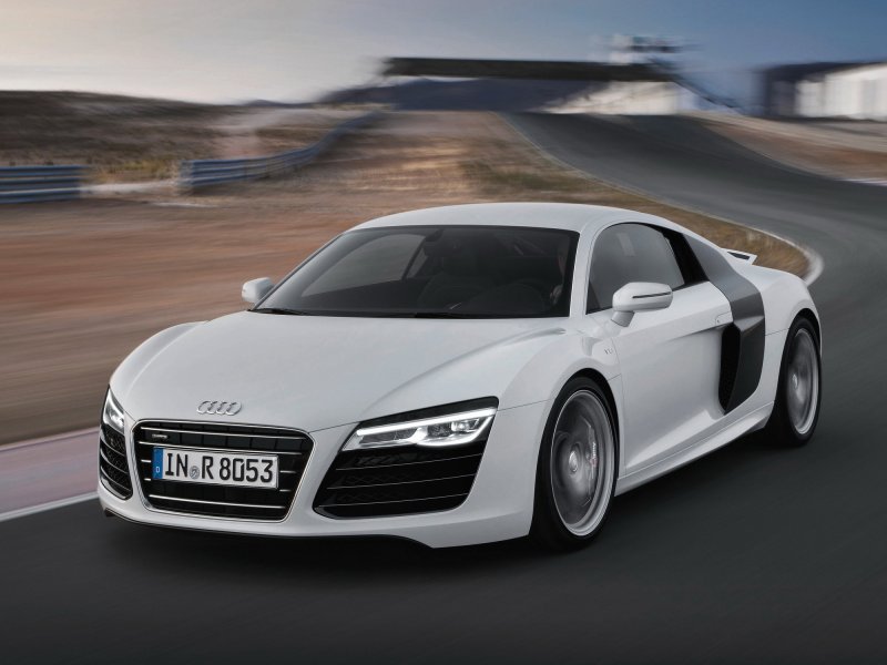 Ауди r8 2012
