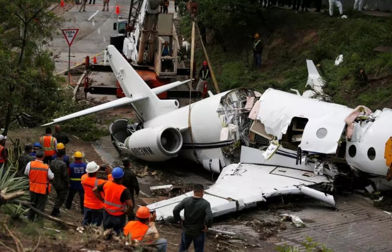 Крушение самолета Boeing 737 в Иране