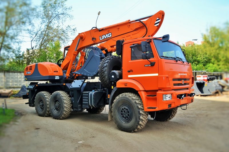КАМАЗ 43118 экскаватор е195а
