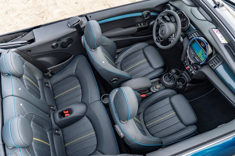 Mini Countryman John Cooper works 2019 салон