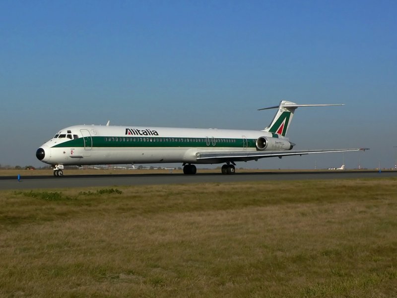 Douglas MD-80