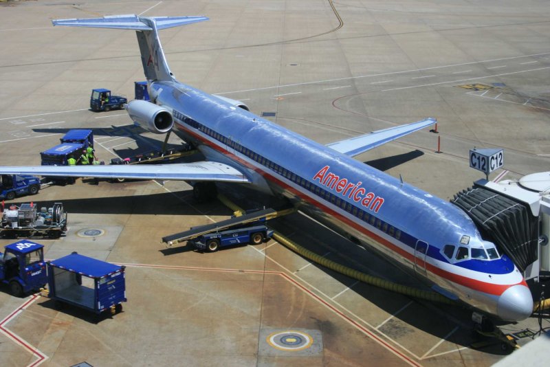 Douglas MD-80