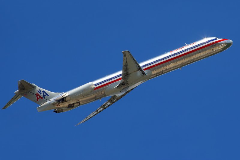 MCDONNELL Douglas MD-90