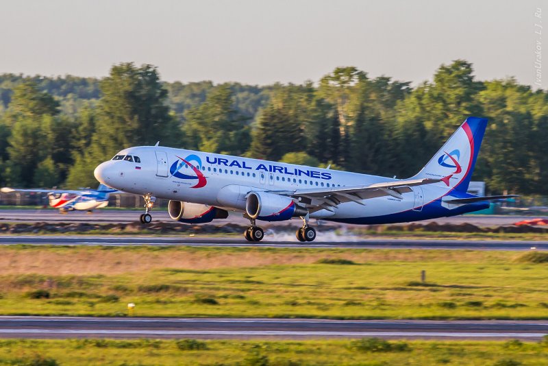 Уральские авиалинии u6-233