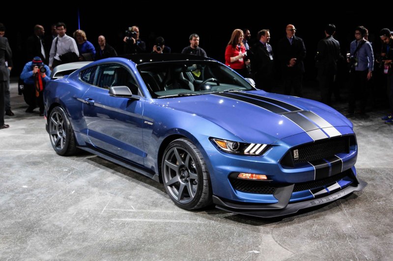 Форд Мустанг Шелби gt350r