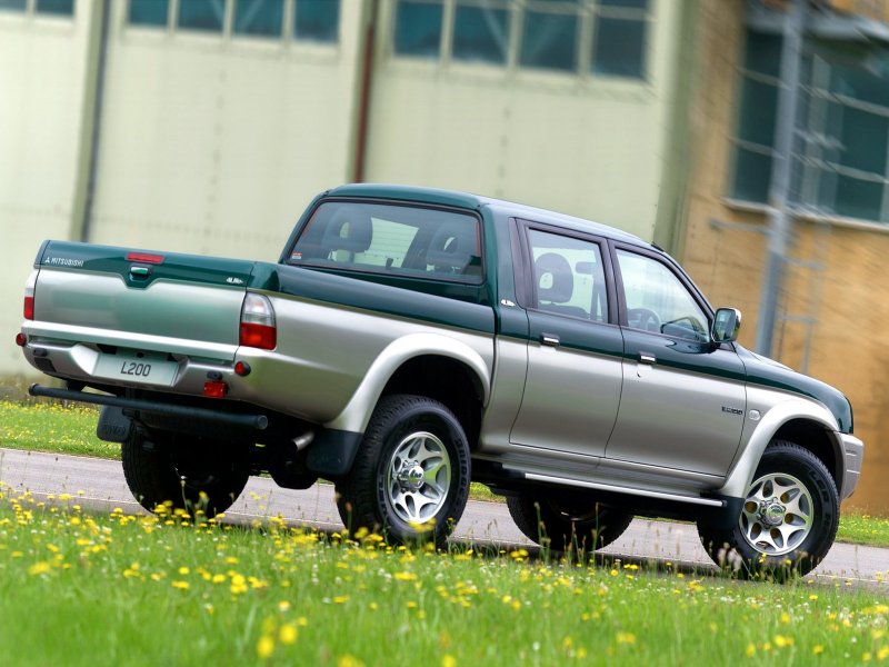 Mitsubishi l200 2005
