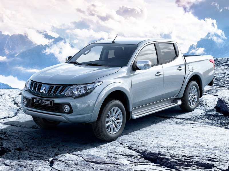 Mitsubishi l200 2015