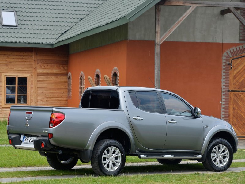 Пикап Mitsubishi l200