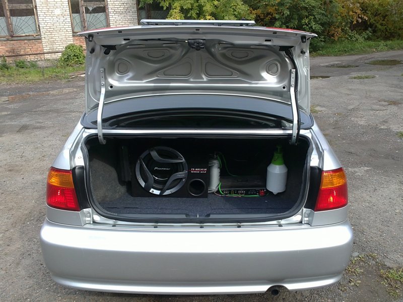 Honda Civic Ek открытый багажник
