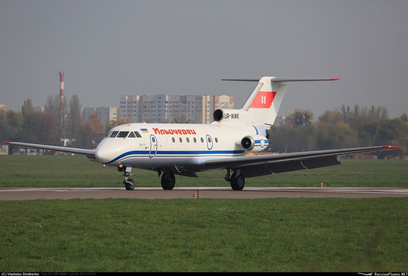 Як 40 самолет