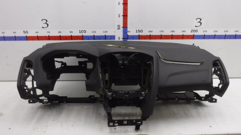 Ford Focus Торпедо