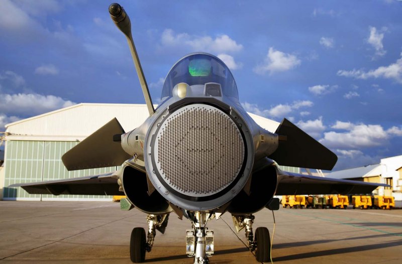 F-35 APG-81