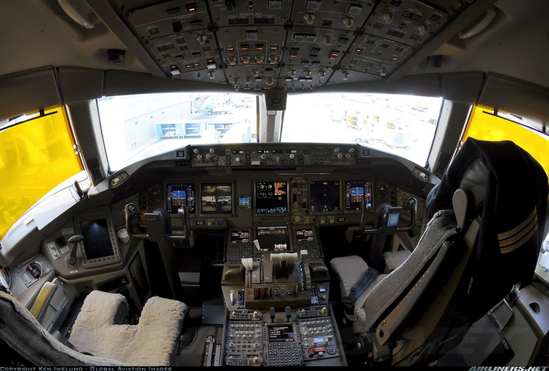 Боинг 777 кабина ночью