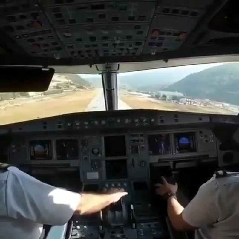 Stratolaunch model 351 внутри кабины