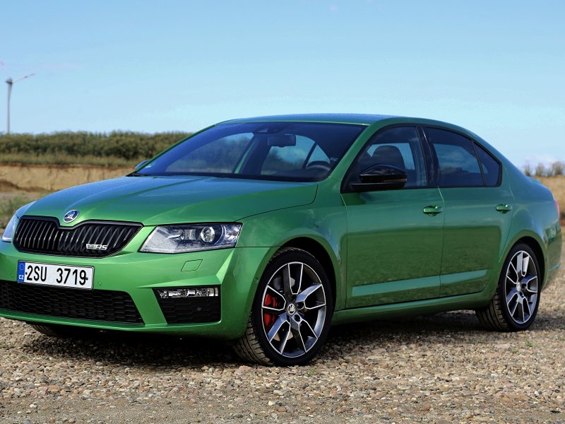 Skoda Octavia RS зеленая