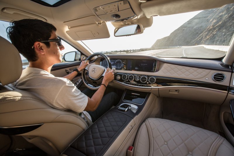 Мерседес за рулем s600