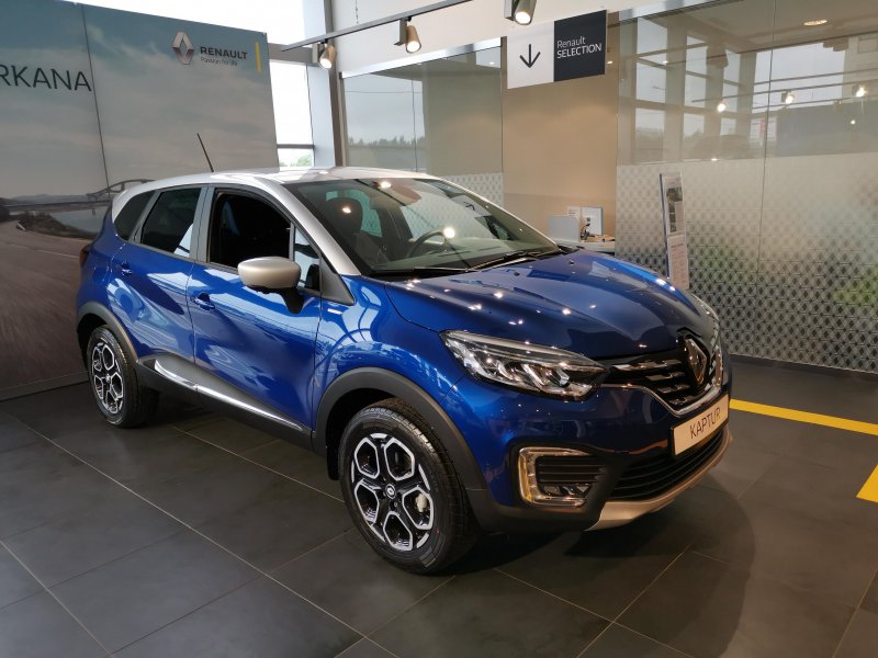 Renault Captur синий