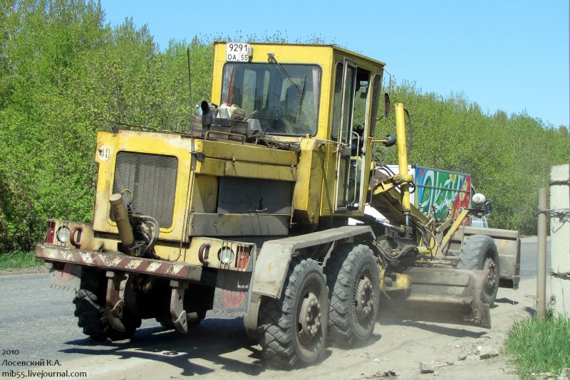 Грейдер Дормаш ДЗ 122