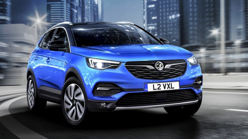 Opel кроссовер 2020
