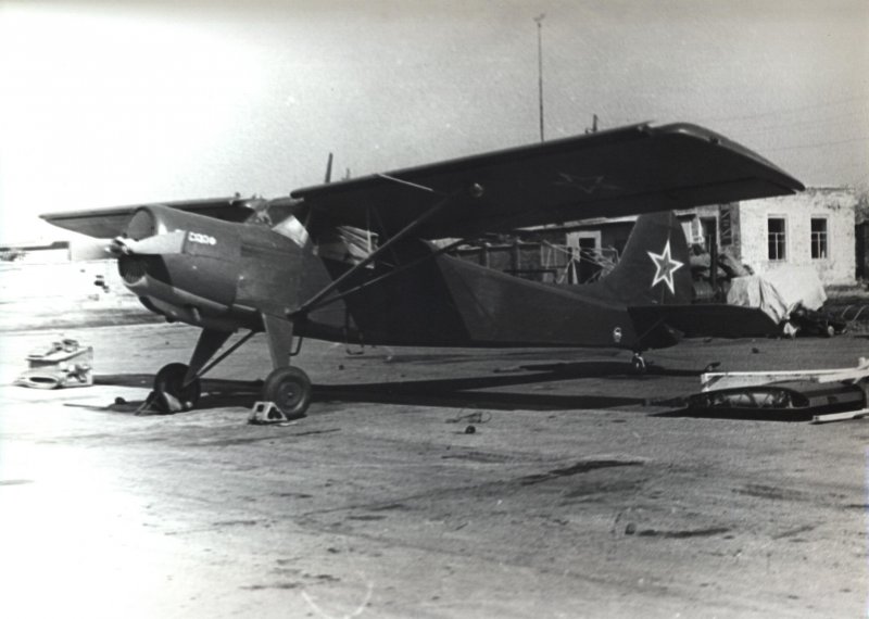 Советский истребитель "як-1б"