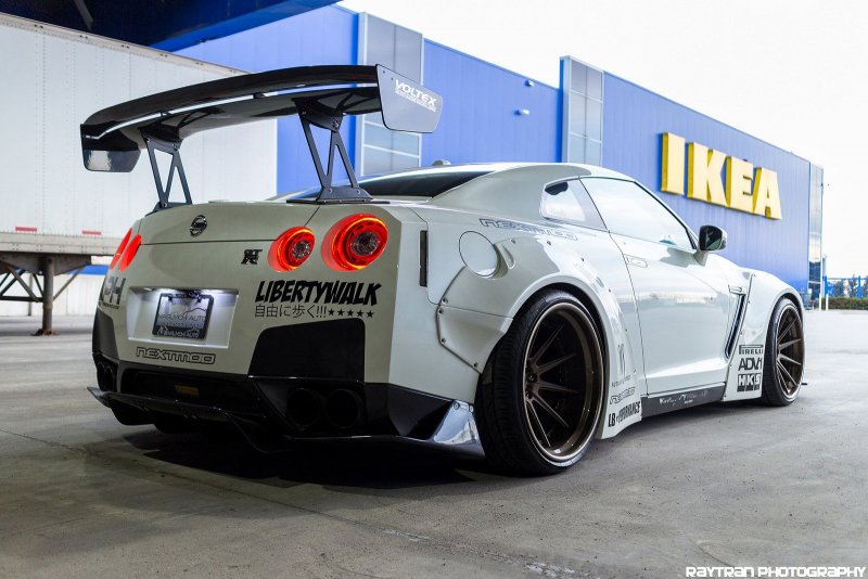 Nissan GTR 37