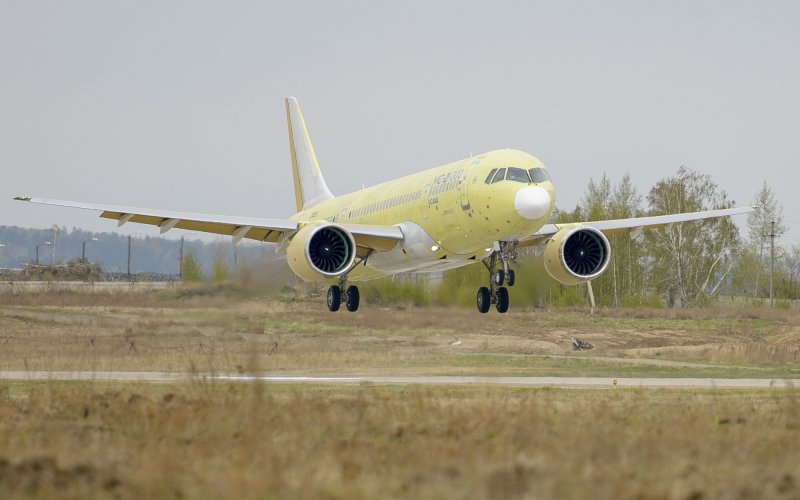 Ту-324 самолёт