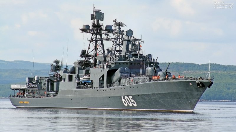 Корабль Адмирал Левченко в Североморске