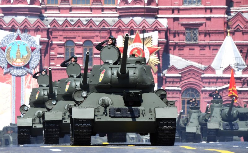 Танк т-72 в на красной площади