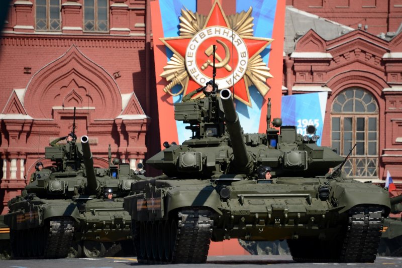 Т 14 на параде Победы
