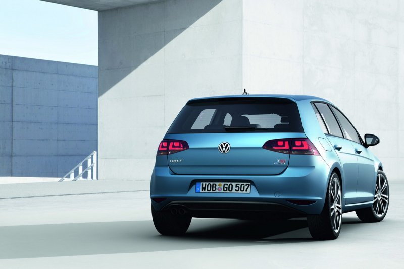 Volkswagen Golf VII белый