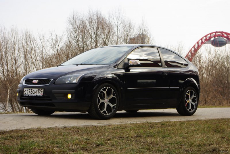 Ford Focus 2 хэтчбек 2.0 АКПП купить черный