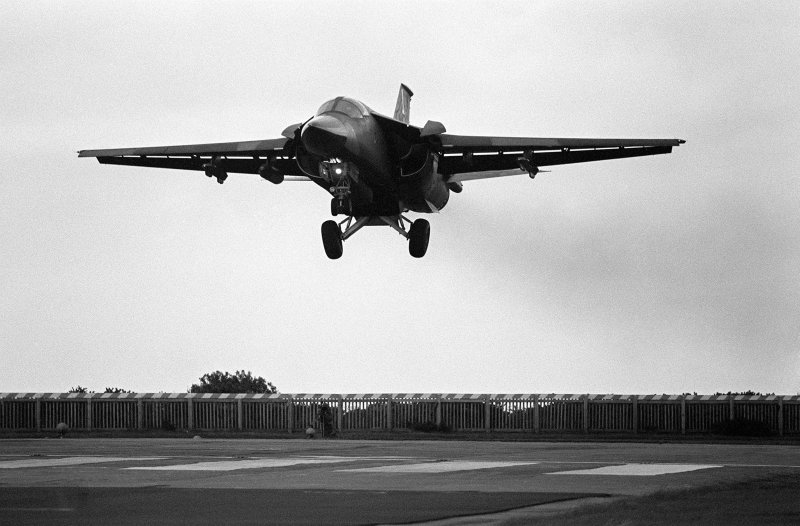 Бомбардировщик 1980