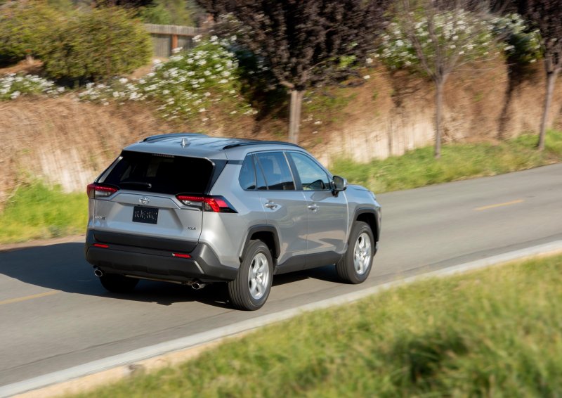 Toyota rav4 5 поколение