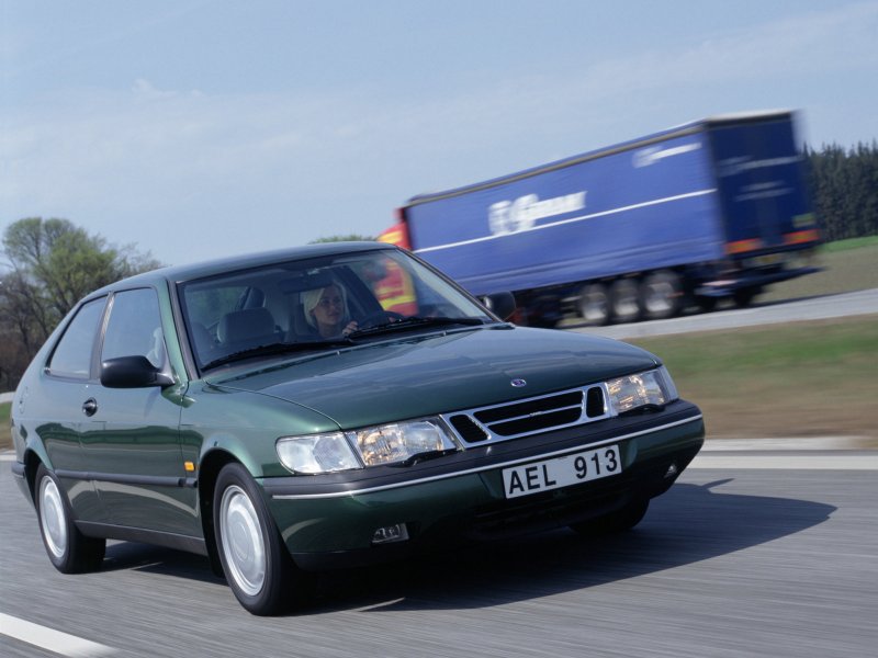 Saab 900 Coupe