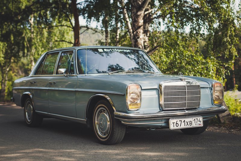 Mercedes Benz w114