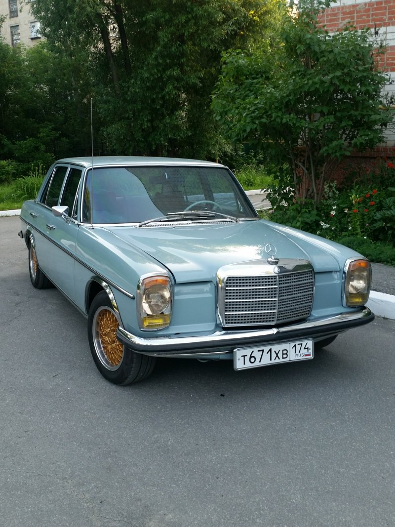 Mercedes-Benz 250 w114