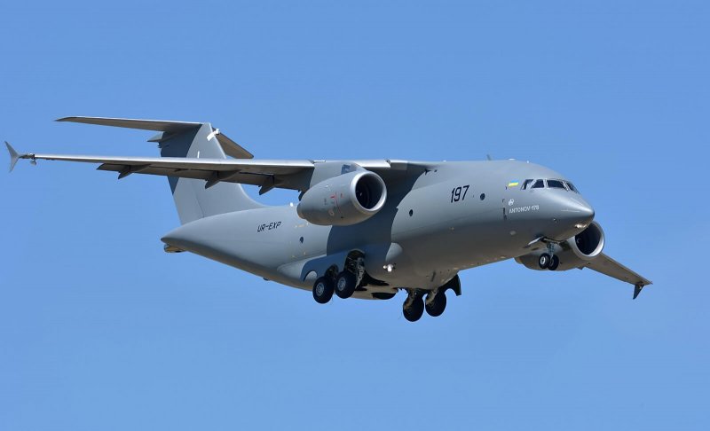 АН-178 транспортный самолёт