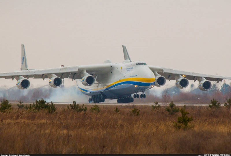 АН-225 Мрия взлет