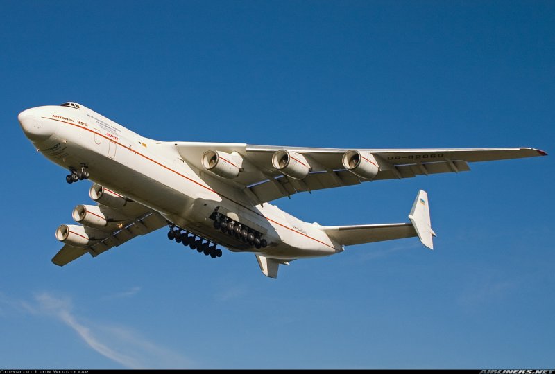 АН-178 транспортный самолёт