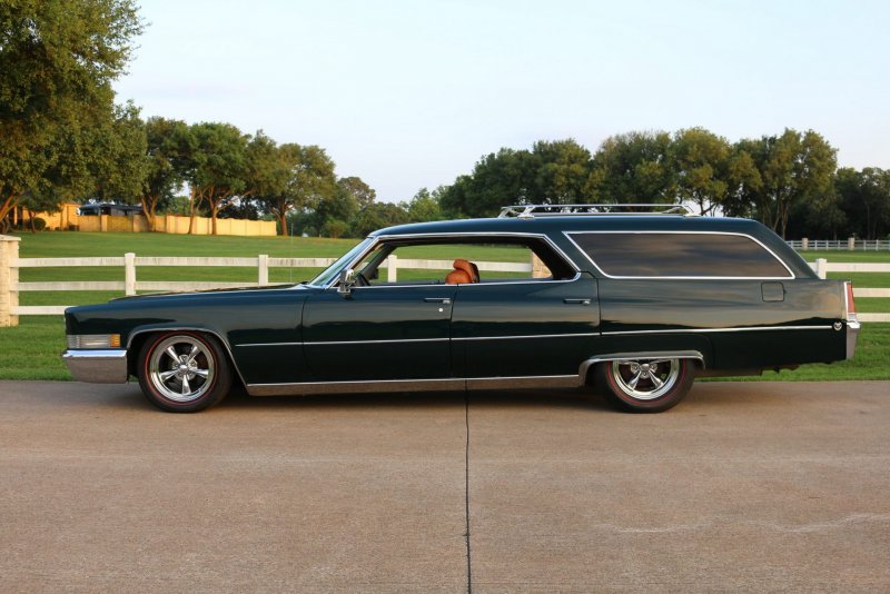 Cadillac de ville Hardtop Wagon 1969 года.