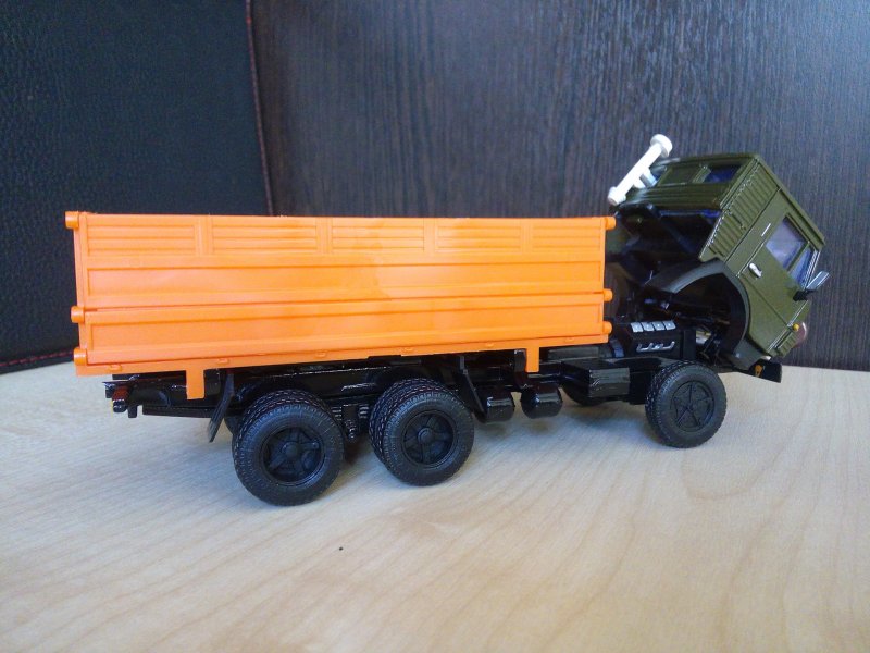 КАМАЗ 43105 бортовой