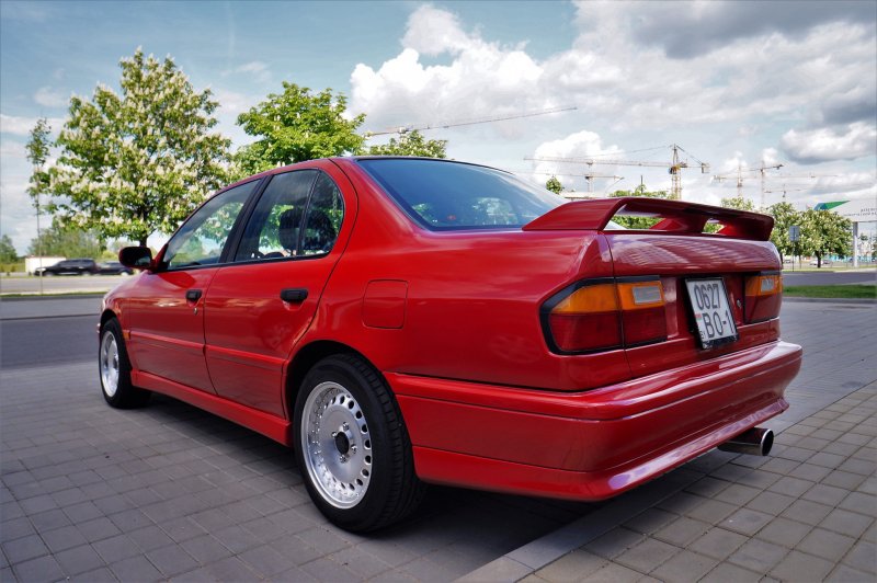 Nissan primera p10 лифтбэк