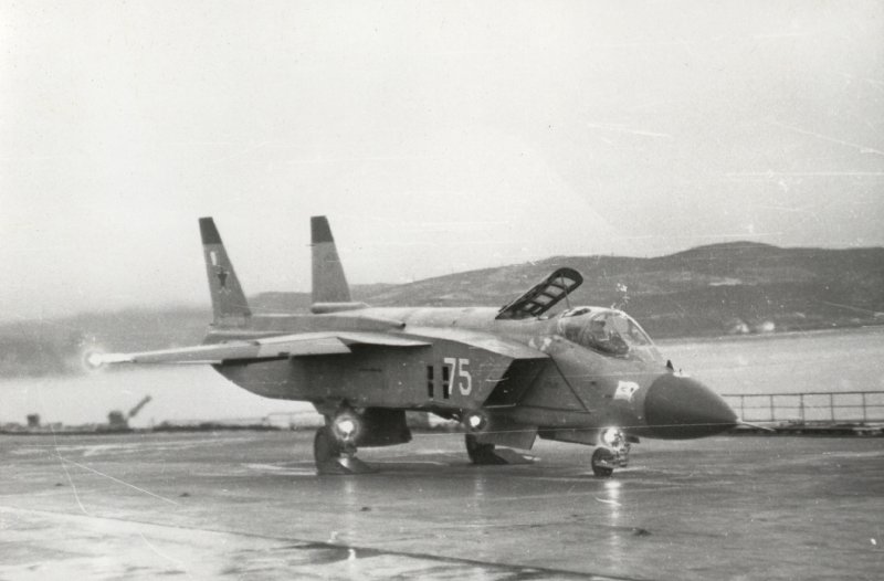 Самолёт як-141