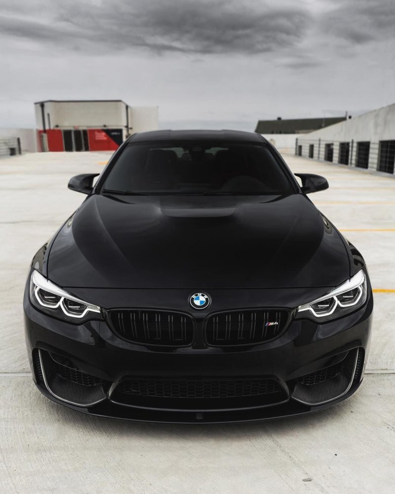BMW m4 f82 Black