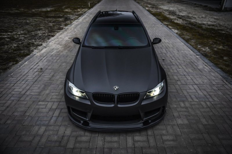 BMW черная